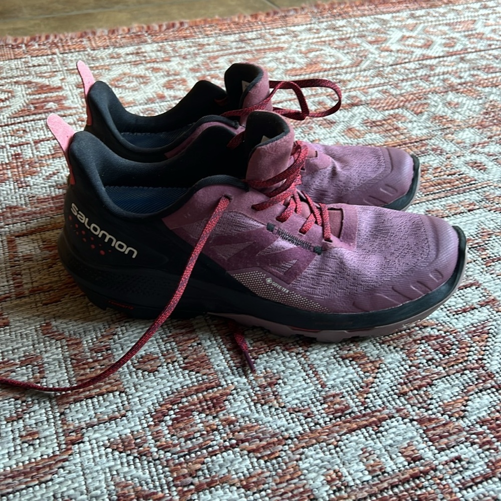 Salomon gortex hiking shoes - Picture 2 of 7